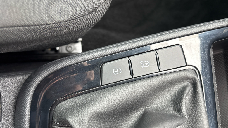 Skoda Fabia 1.0 MPI 80 SE Comfort 5dr Petrol Hatchback